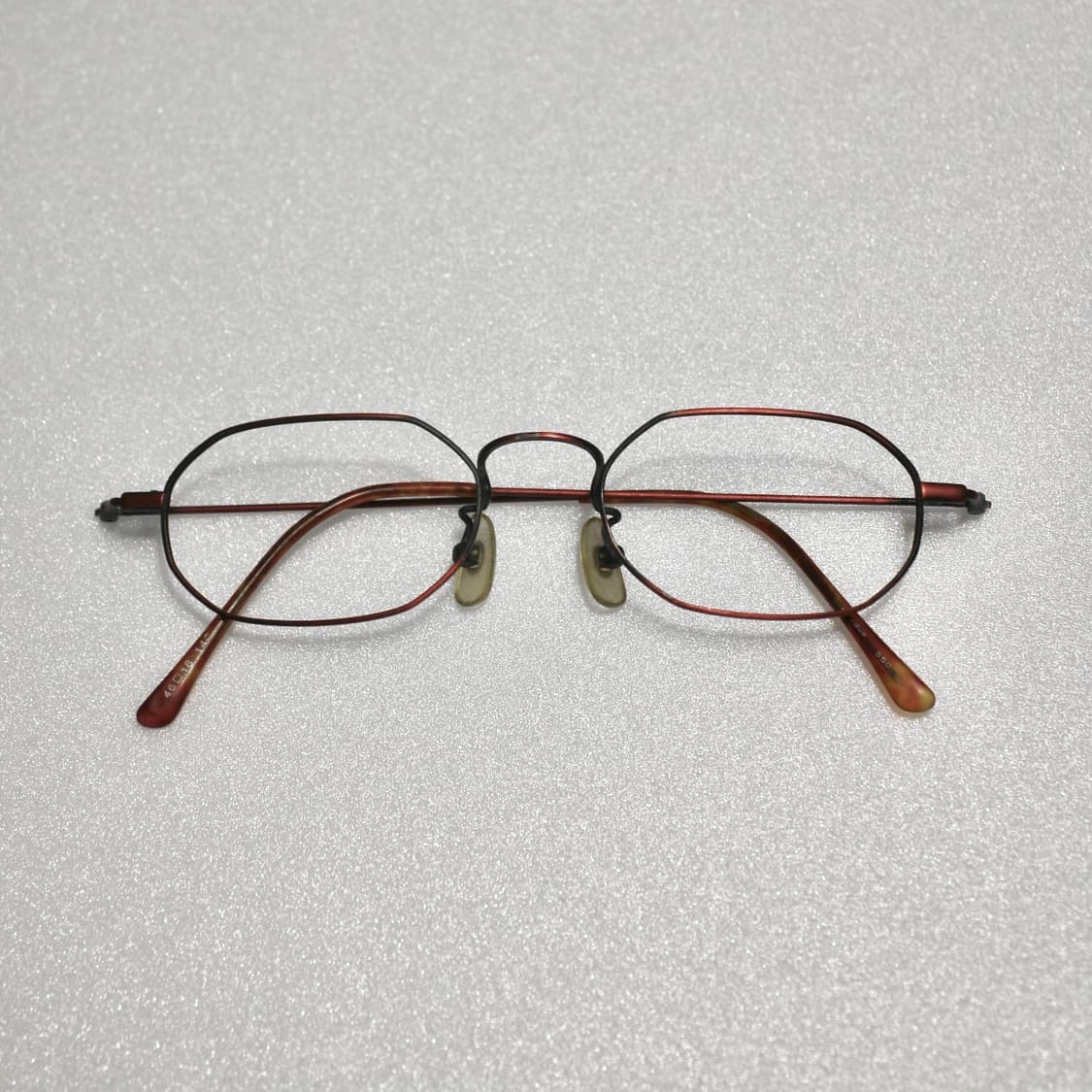 검붉은색 얇은 테 안경 상품이미지1