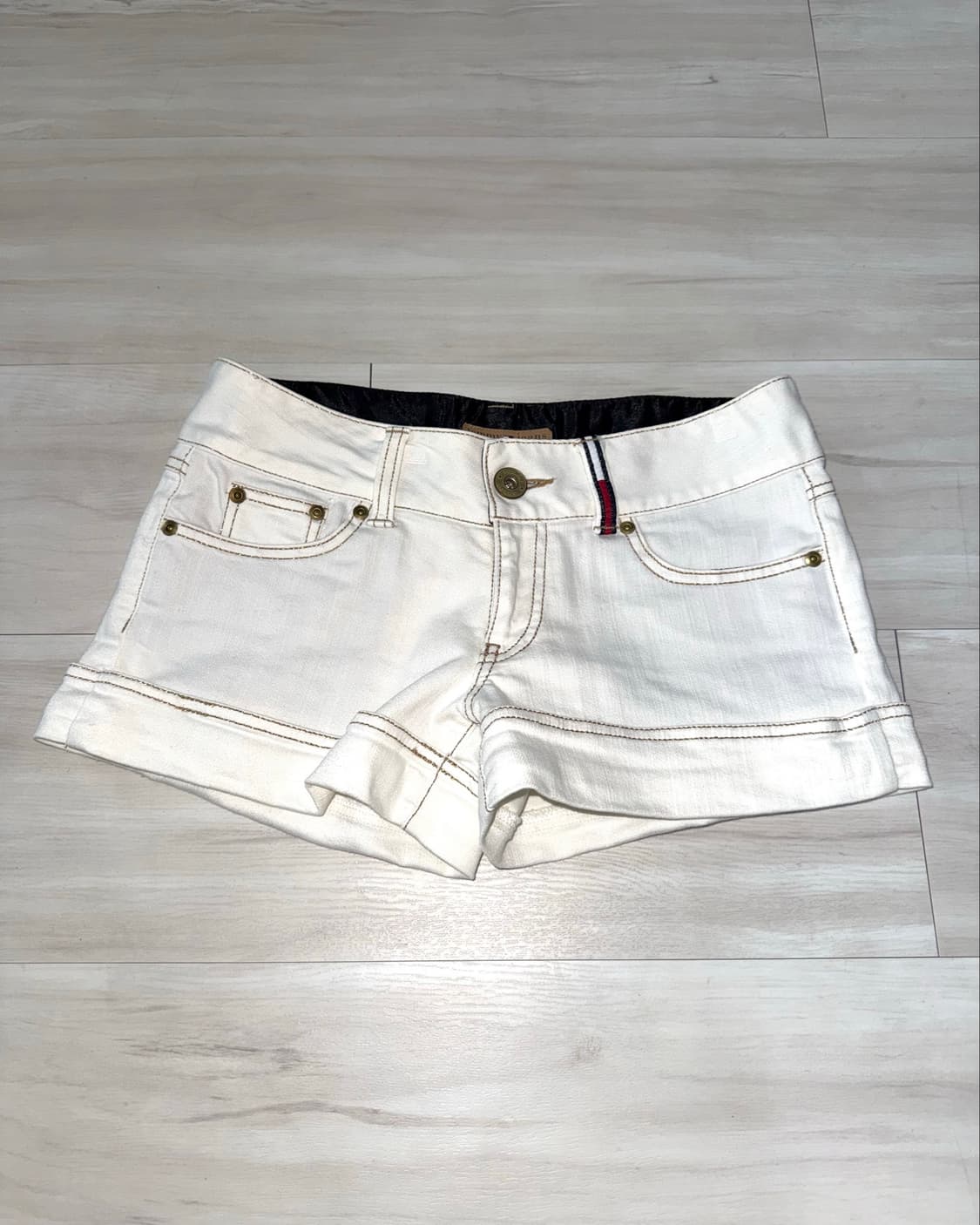Tommy Hilfiger White Shorts 상품이미지1