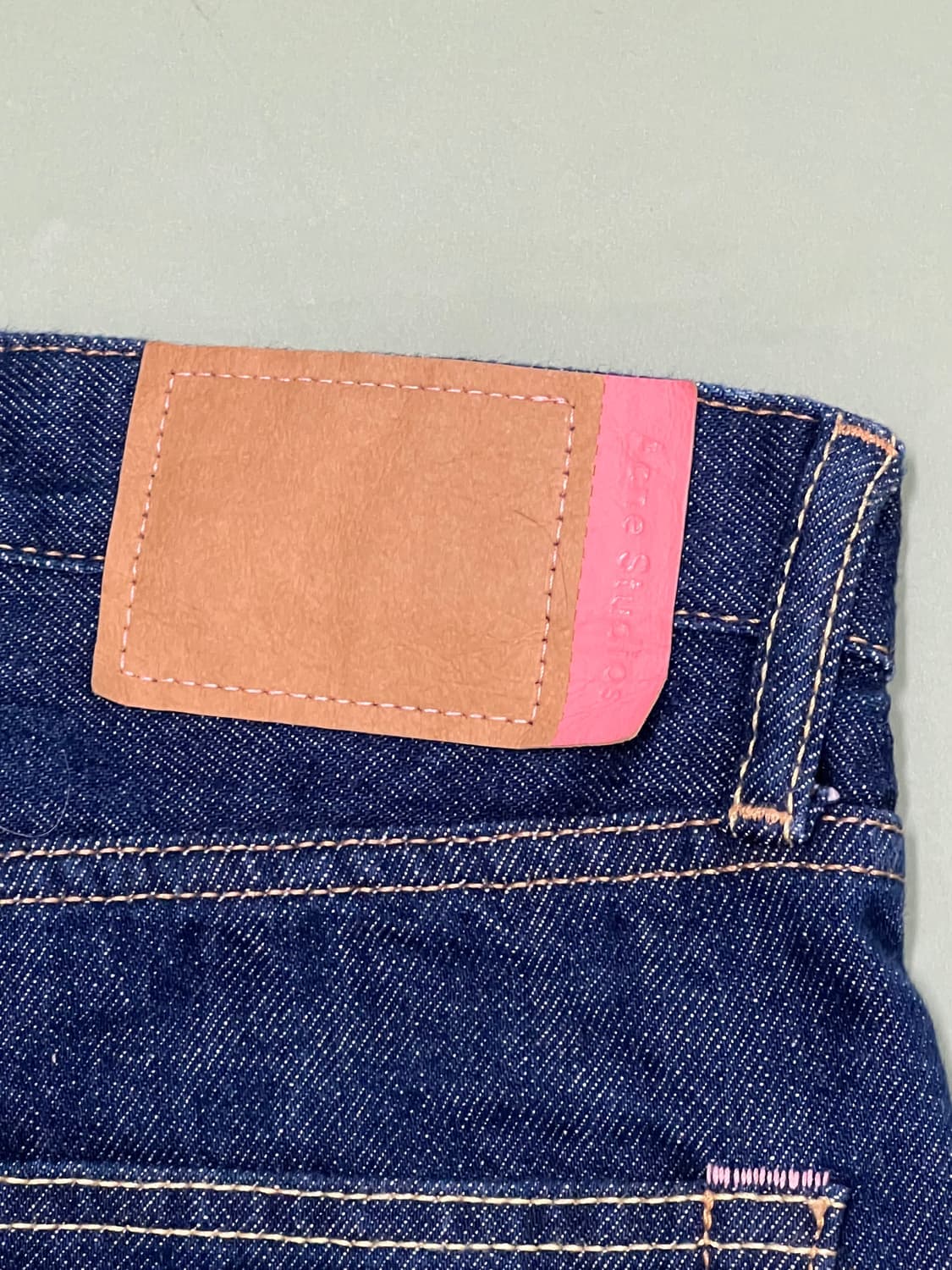 (26/32) 아크네스튜디오 슬림핏 중청 데님 팬츠 상품이미지7