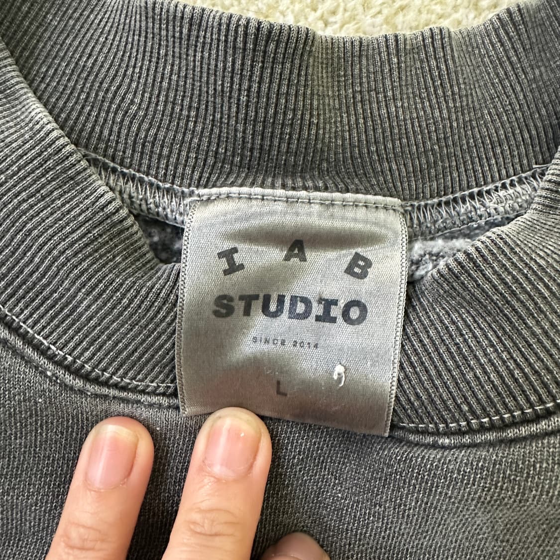 L 아이앱스튜디오 피그먼트 맨투맨 0320D 상품이미지2