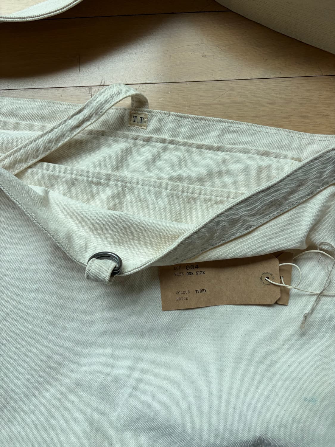 타이가 타카하시 Lot004 뉴스보이백 아이보리 상품이미지2