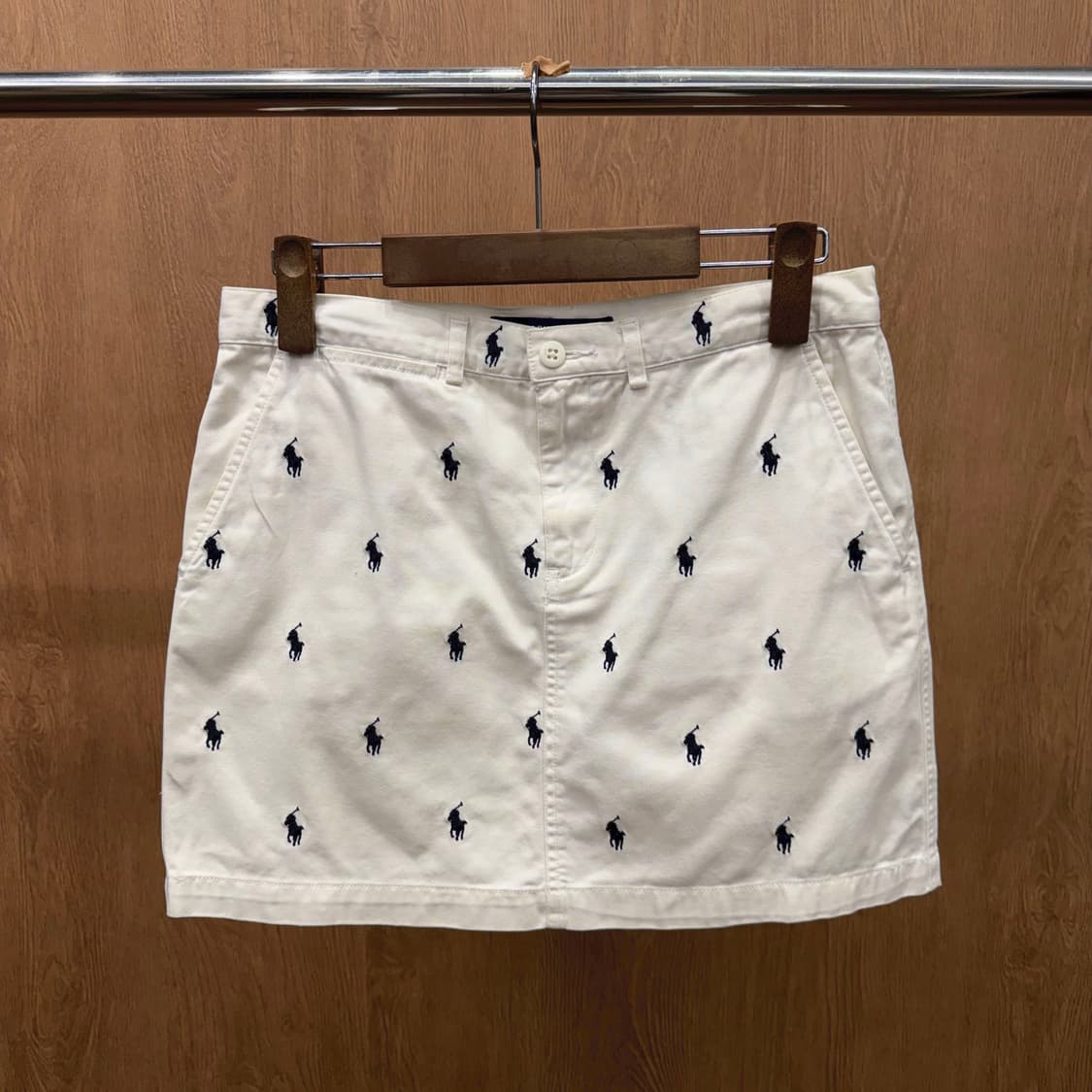 랄프 로렌 스포츠 코튼 미니 스커트 포니 로고 자수 패턴 디테일 화이트 상품이미지2