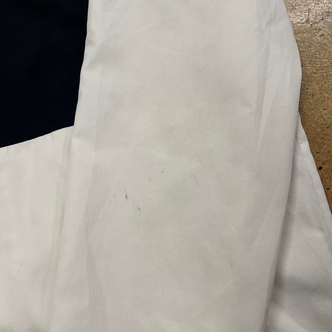 [정품/M] 언더아머 화이트 바람막이 후드 b16 상품이미지5