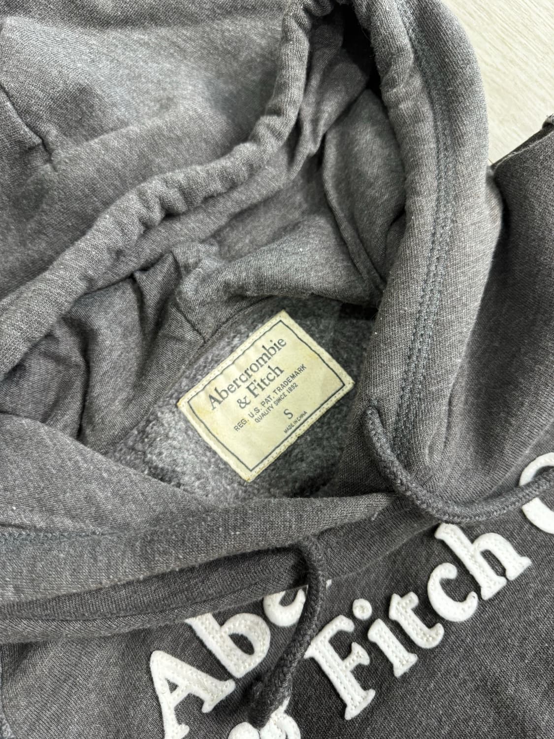 아베크롬비 차콜 후드 티셔츠 상품이미지4