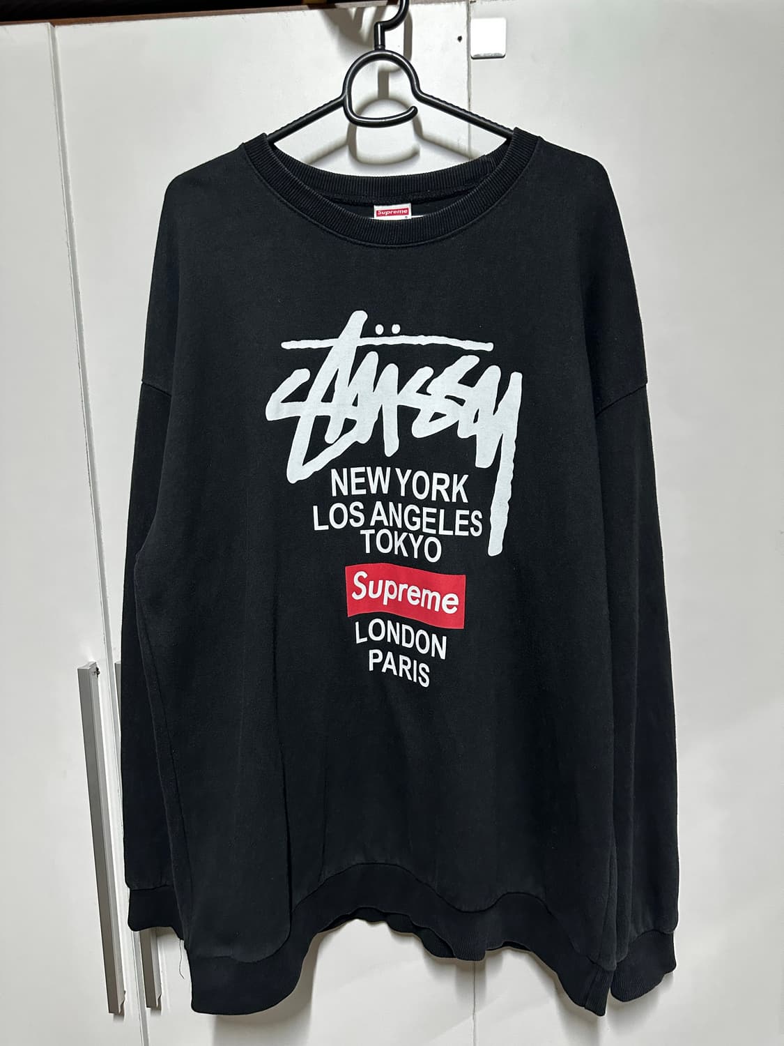 스투시 슈프림 콜라보 블랙 맨투맨 상품이미지1