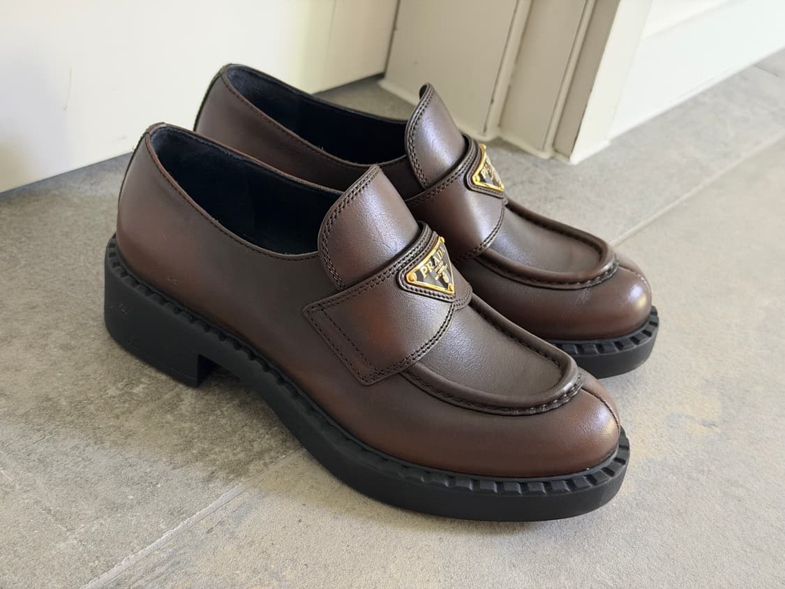 프라다 초콜릿 레더 로퍼 상품이미지2