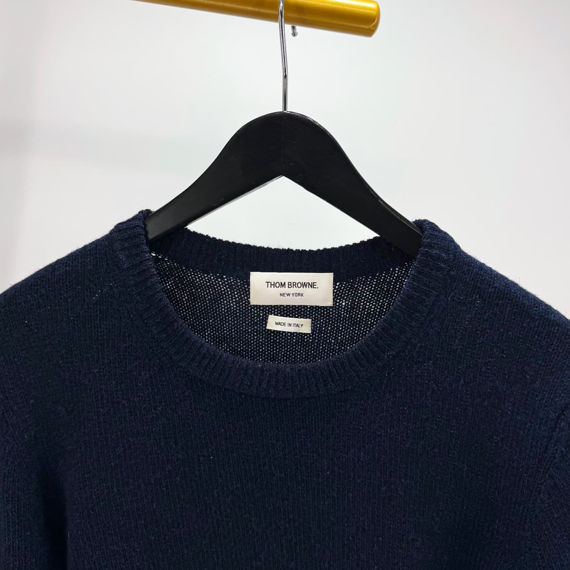 [3사이즈] 톰브라운 사선완장 크루넥 울 니트 네이비 (MKA317A) 상품이미지5
