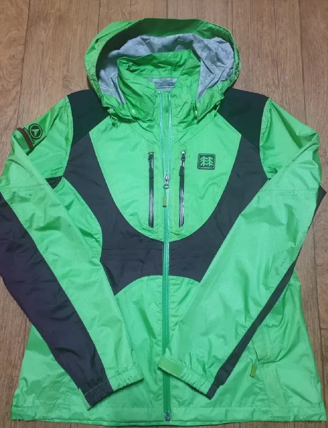 코오롱 아웃도어 바람막이 95 사이즈입니다 상품이미지2