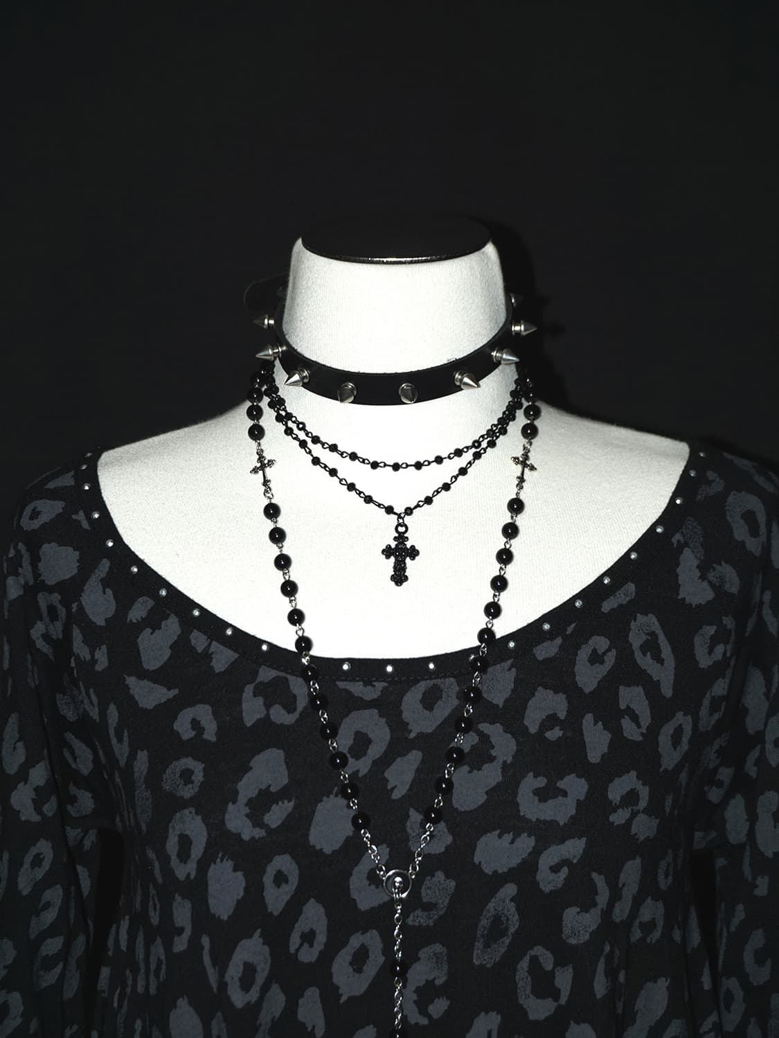 (chuxxx) neck rhinestone long sleeve  상품이미지4