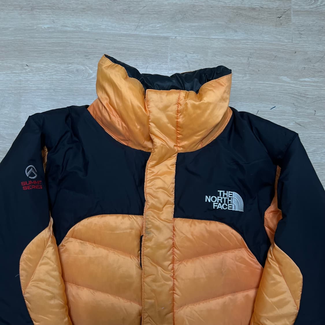 노스페이스 써밋시리즈 덕다운 850 투톤 배색 패딩 [머스타드] M/95 상품이미지2