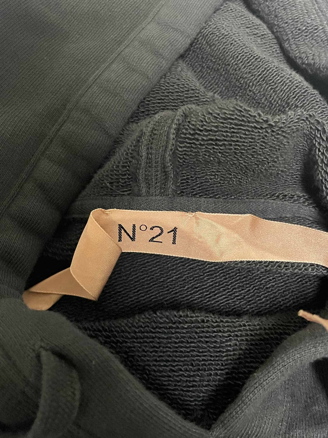 N21 여성 나시 셔링 스웻 스웨트셔츠 블랙 상품이미지6