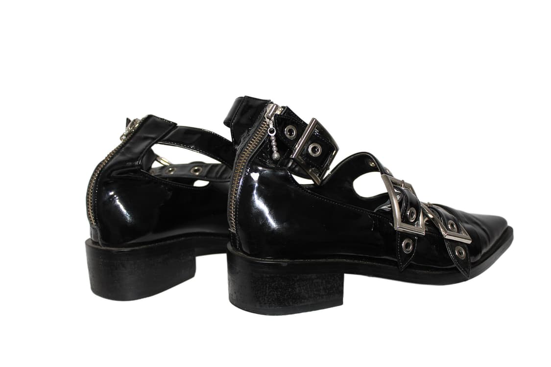 YUUL YIE 율이에 페이던트 레더 스트랩 슈즈 상품이미지7