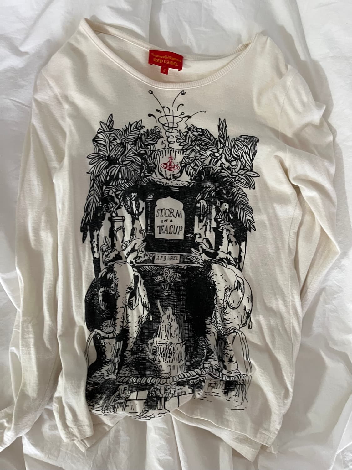 비비안웨스트우드 롱슬리브 상품이미지1