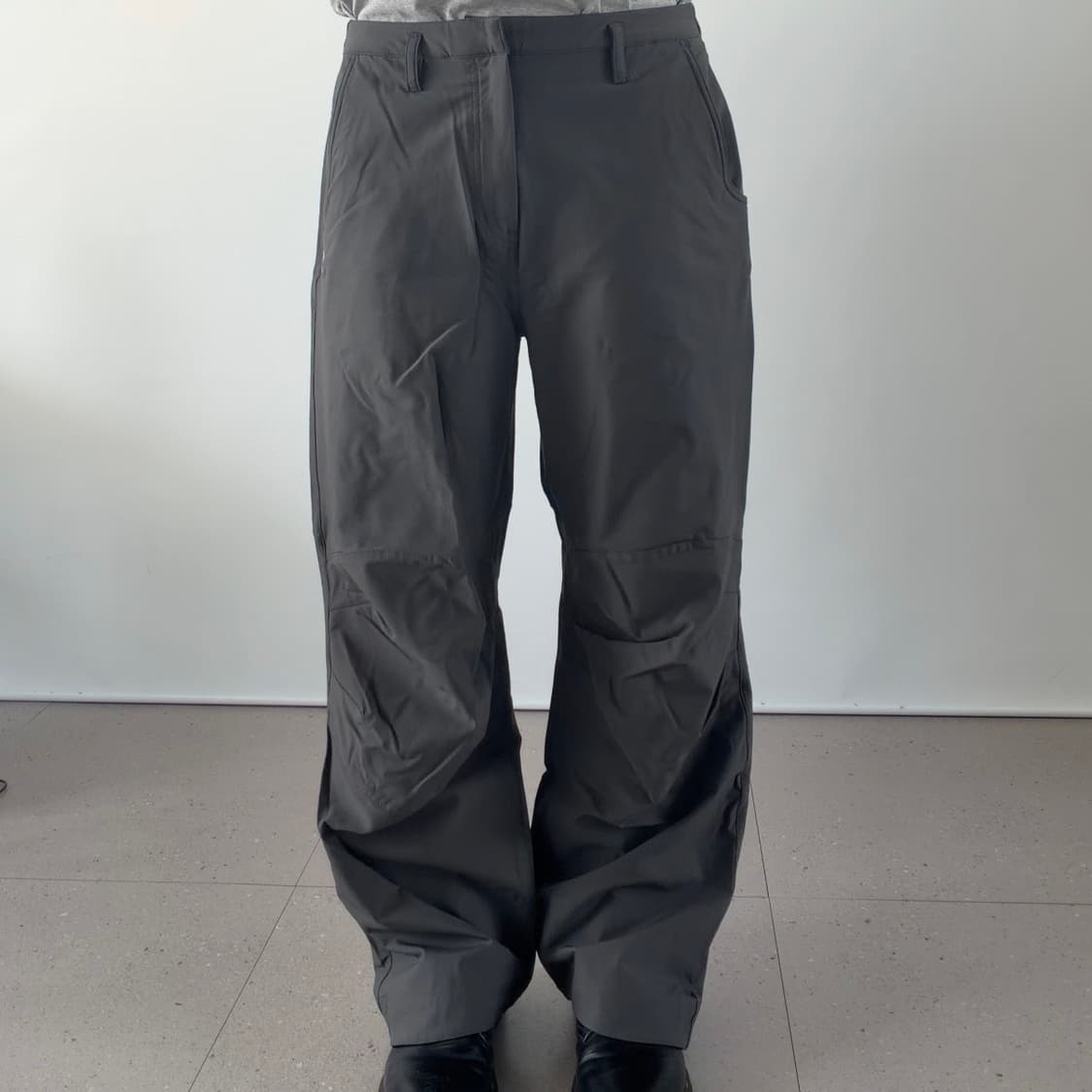 산산기어 패널드 다트 팬츠 차콜 상품이미지1