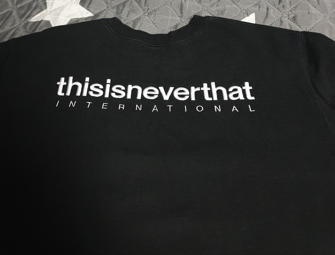 디스이즈네버댓 인터네셔널 자수 레터링 기모 맨투맨 (M) 상품이미지3