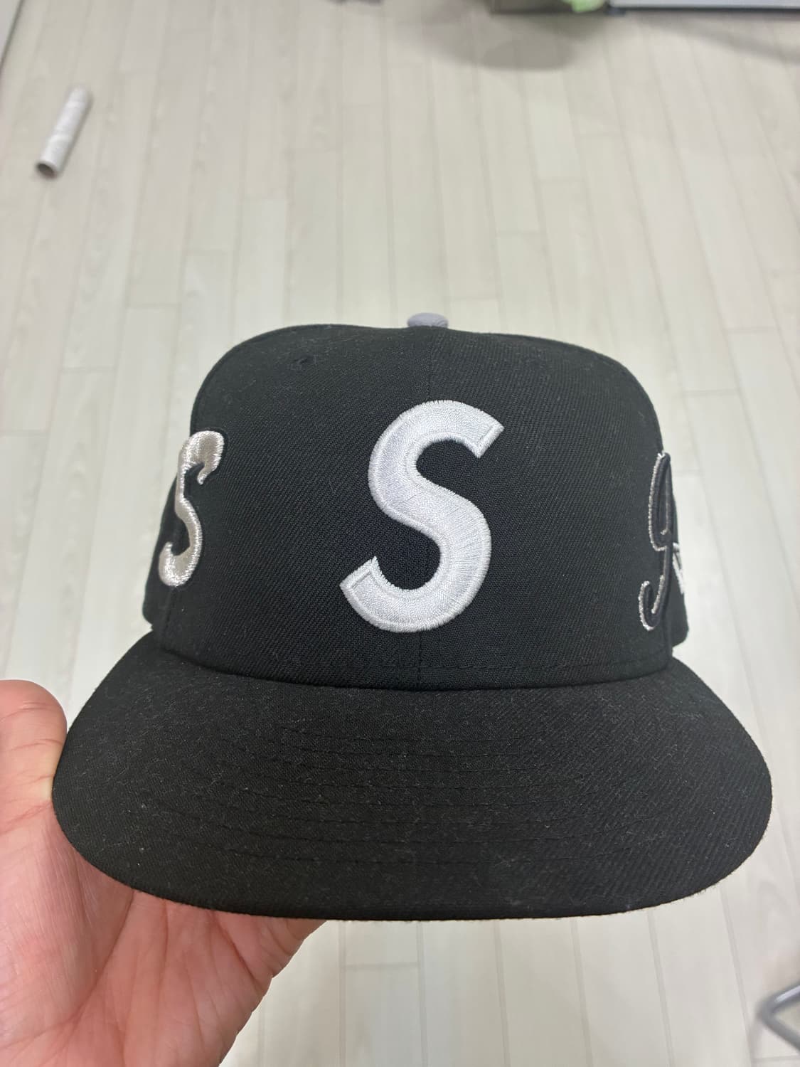슈프림 멀티s로고 뉴에라 블랙  상품이미지6