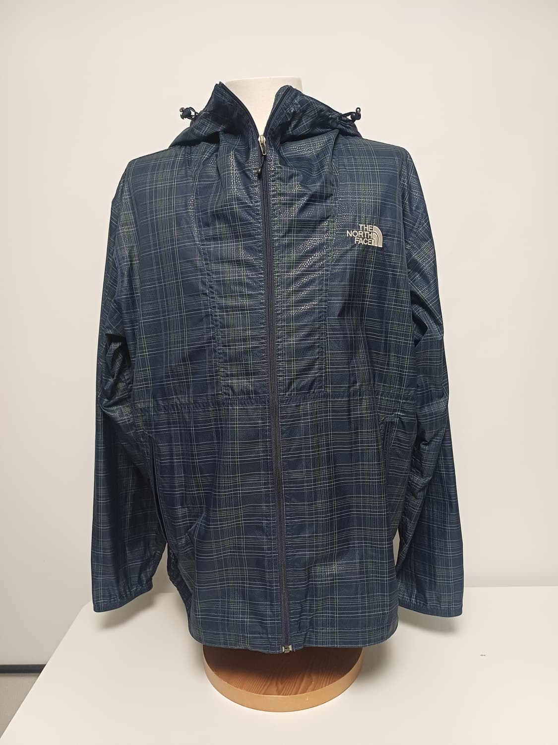 노스페이스의 남성용 경량 윈드브레이커(바람막이) [110] 상품이미지1