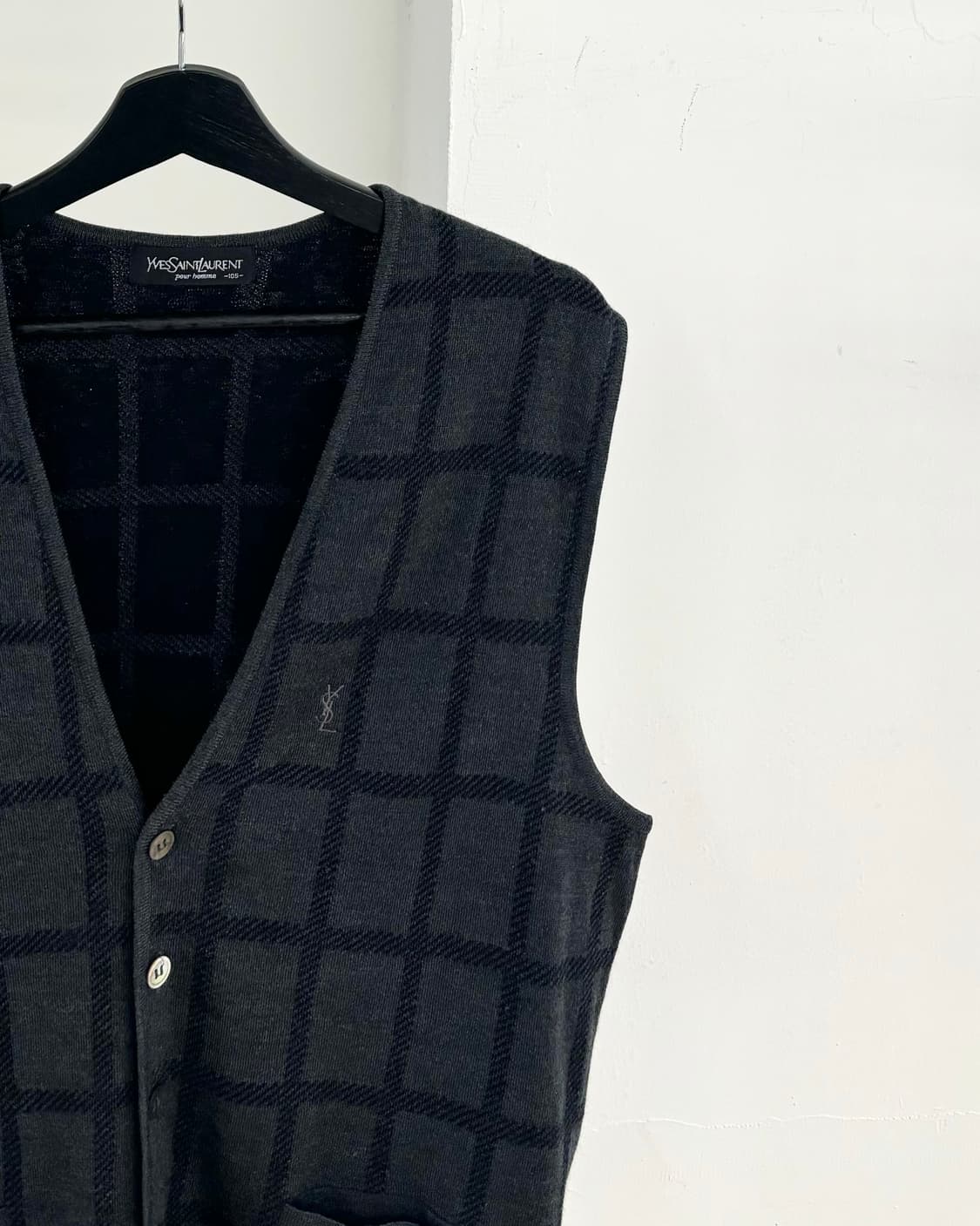 입생로랑 차콜 그레이 체크 패턴 울 니트 베스트 상품이미지4