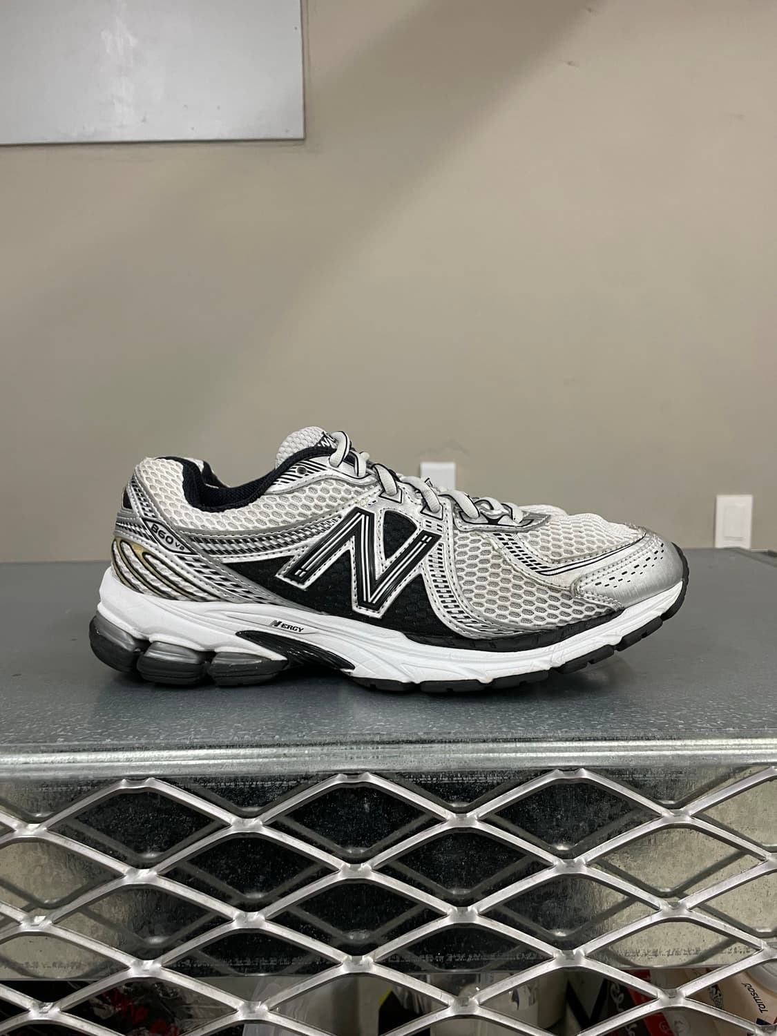 뉴발란스 860v2 화이트 블랙 260 상품이미지4