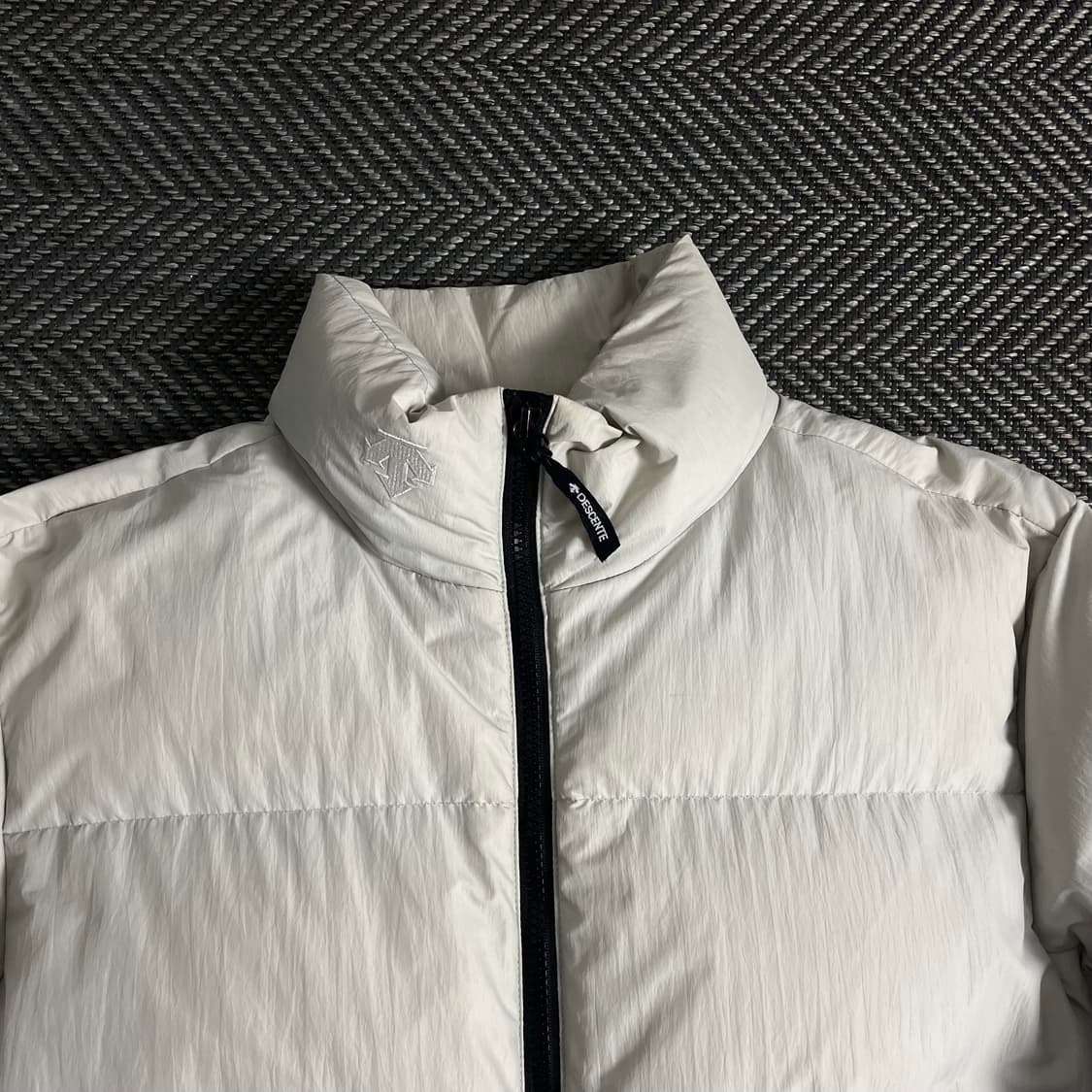 데상트 패치로고 다운 푸퍼 패딩o 3614 상품이미지4