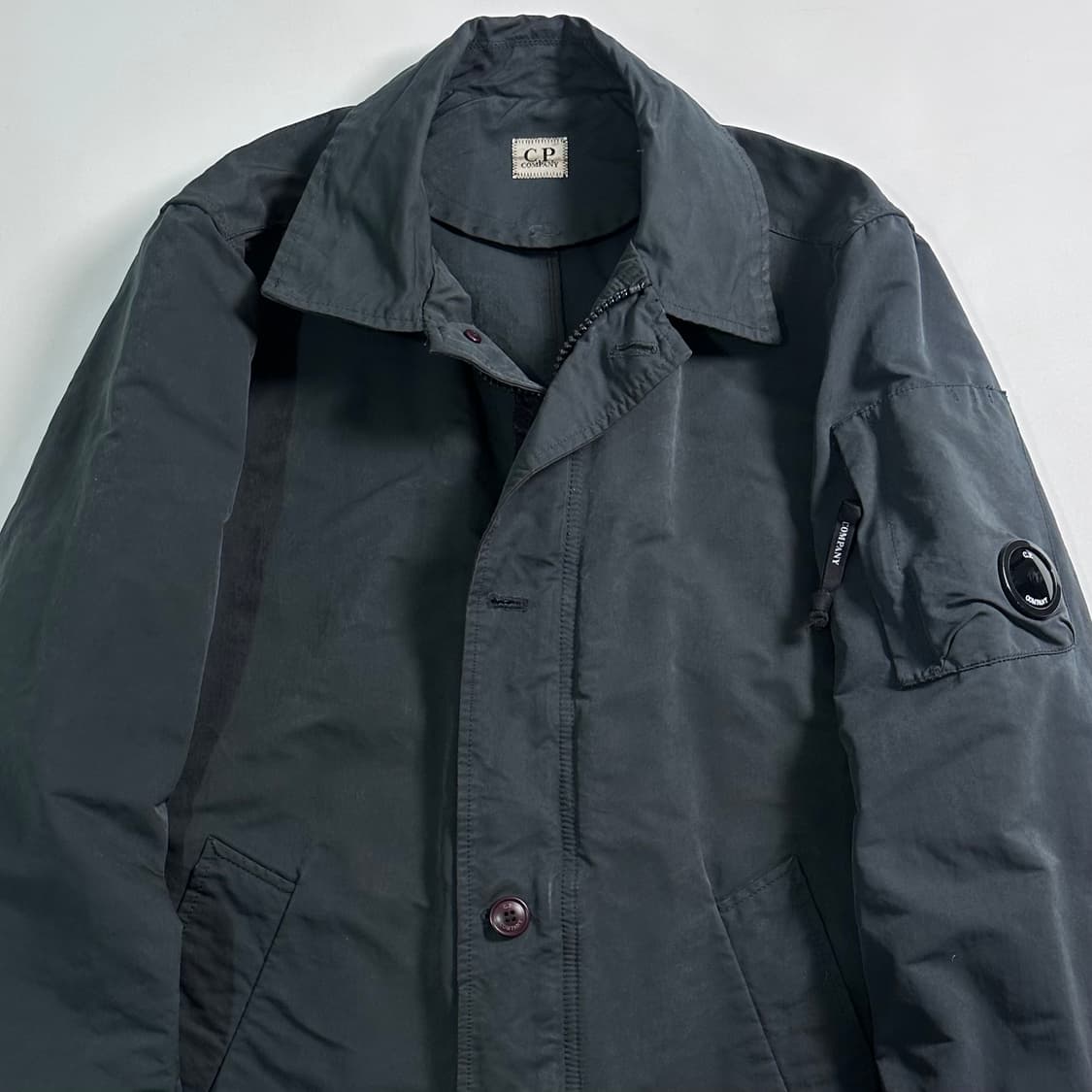 CP컴퍼니 폴리/나일론 렌즈 하프코트  상품이미지3