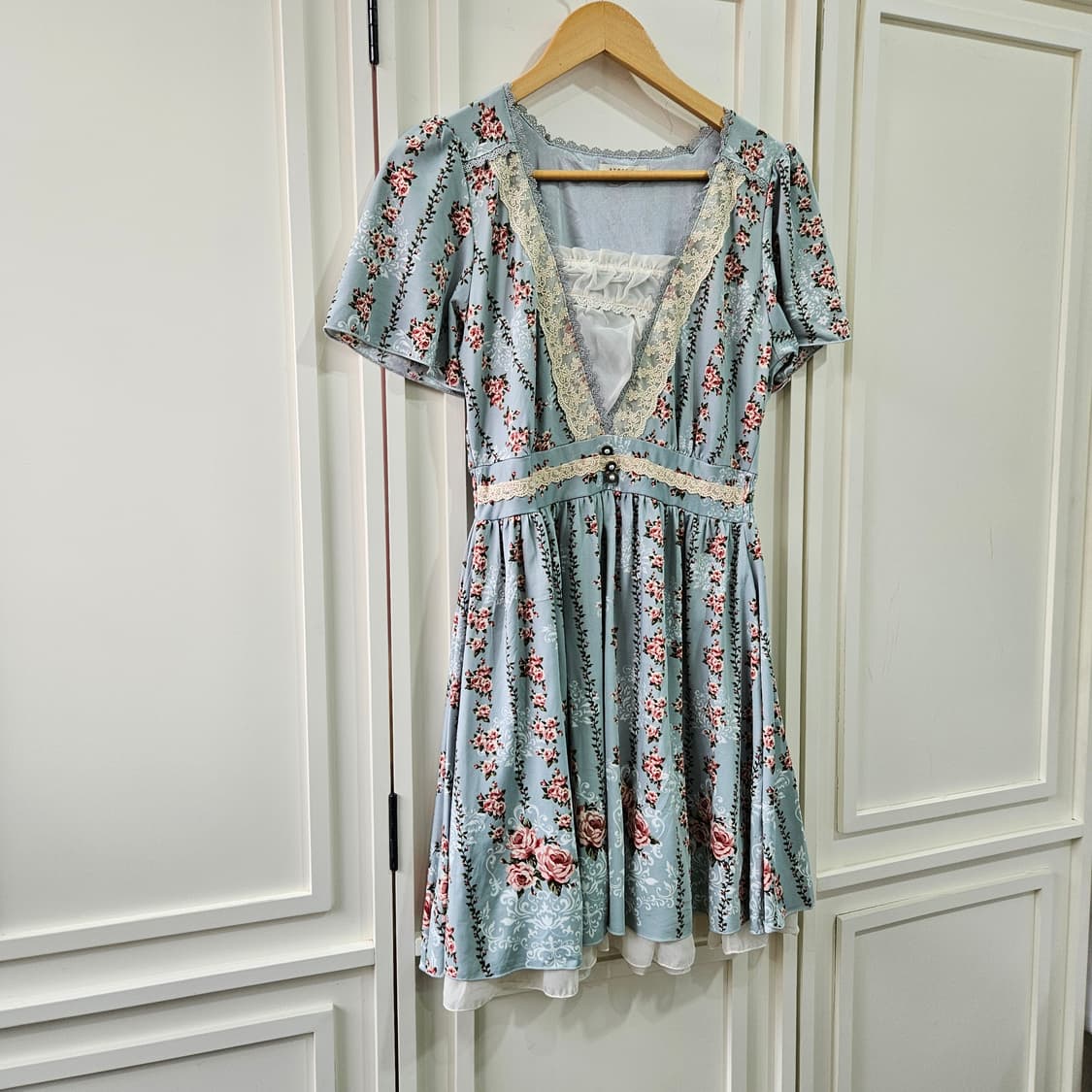 엑시즈팜 (axes femme) 파스텔블루 로즈 원피스 상품이미지2