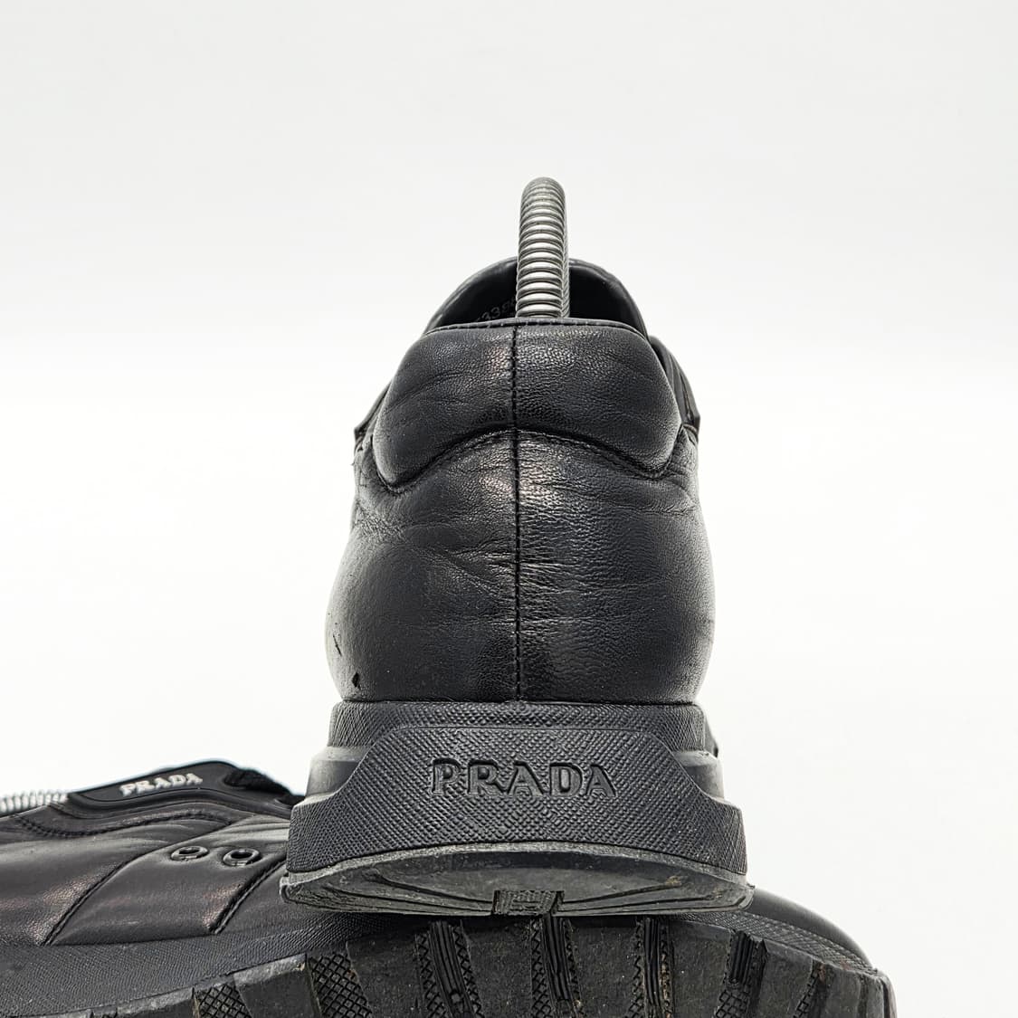  프라다 PRAX01 스니커즈 블랙 (8)  상품이미지2