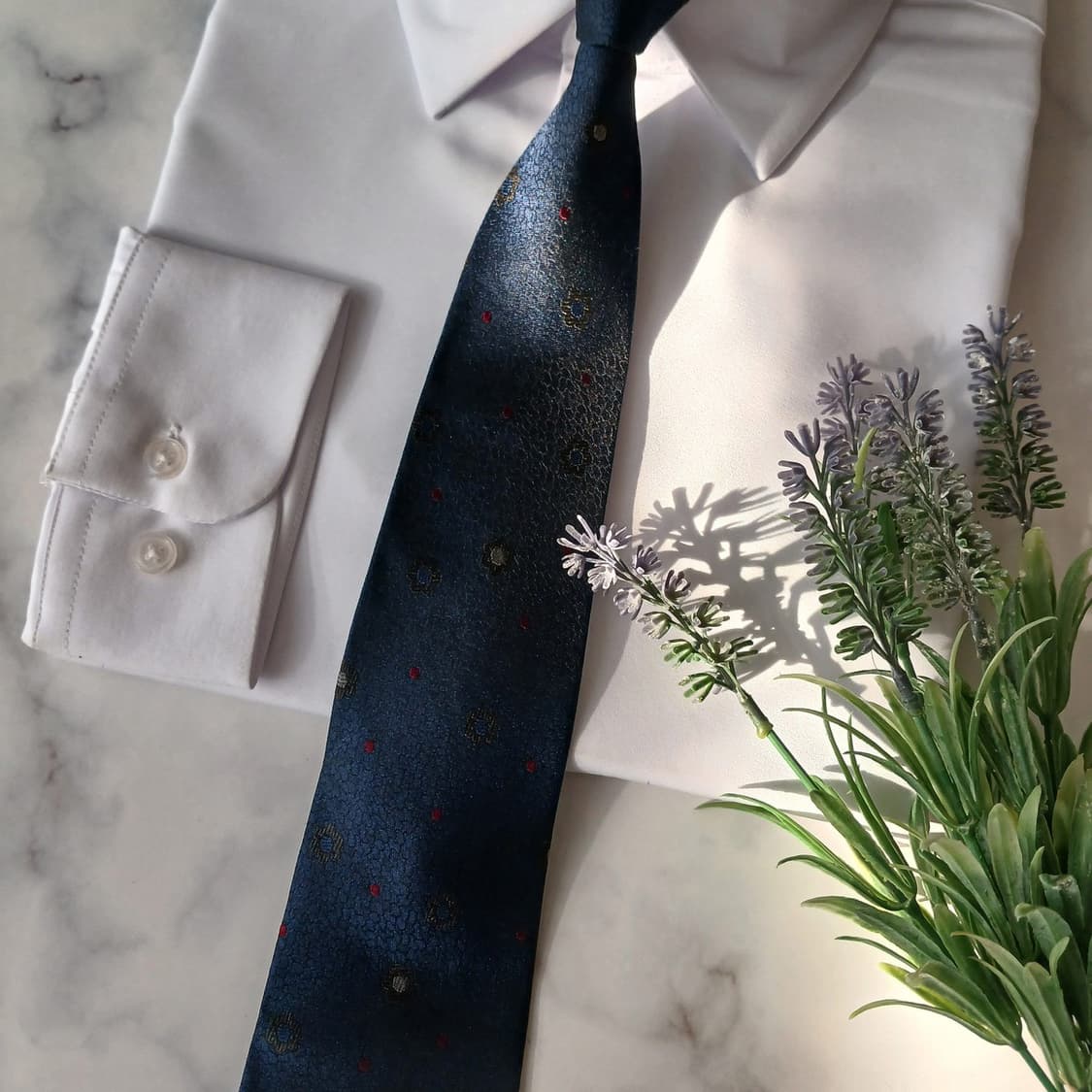 꾸레쥬 실크 네이비 도트 플라워 넥타이 8.5cm A+등급 a19244
 상품이미지7