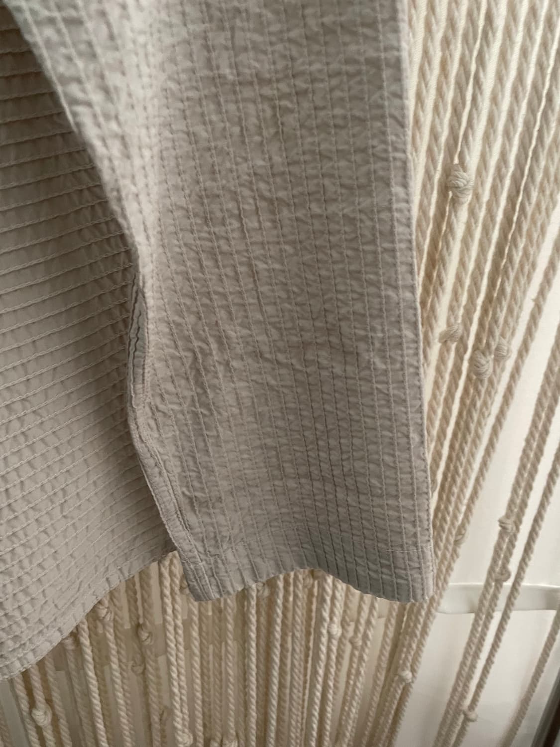 아이보리 엠보 텍스처 셔츠 상품이미지4