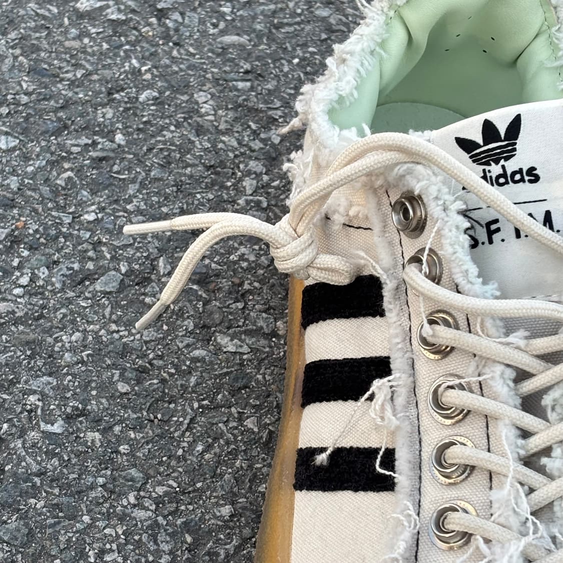 아디다스 X 송 포 더 뮤트 80s 270 상품이미지6