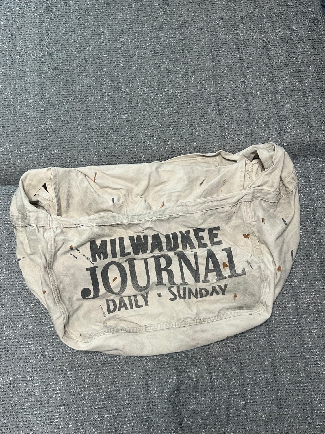 올리언스 스토어 뉴스페이퍼 백 상품이미지2