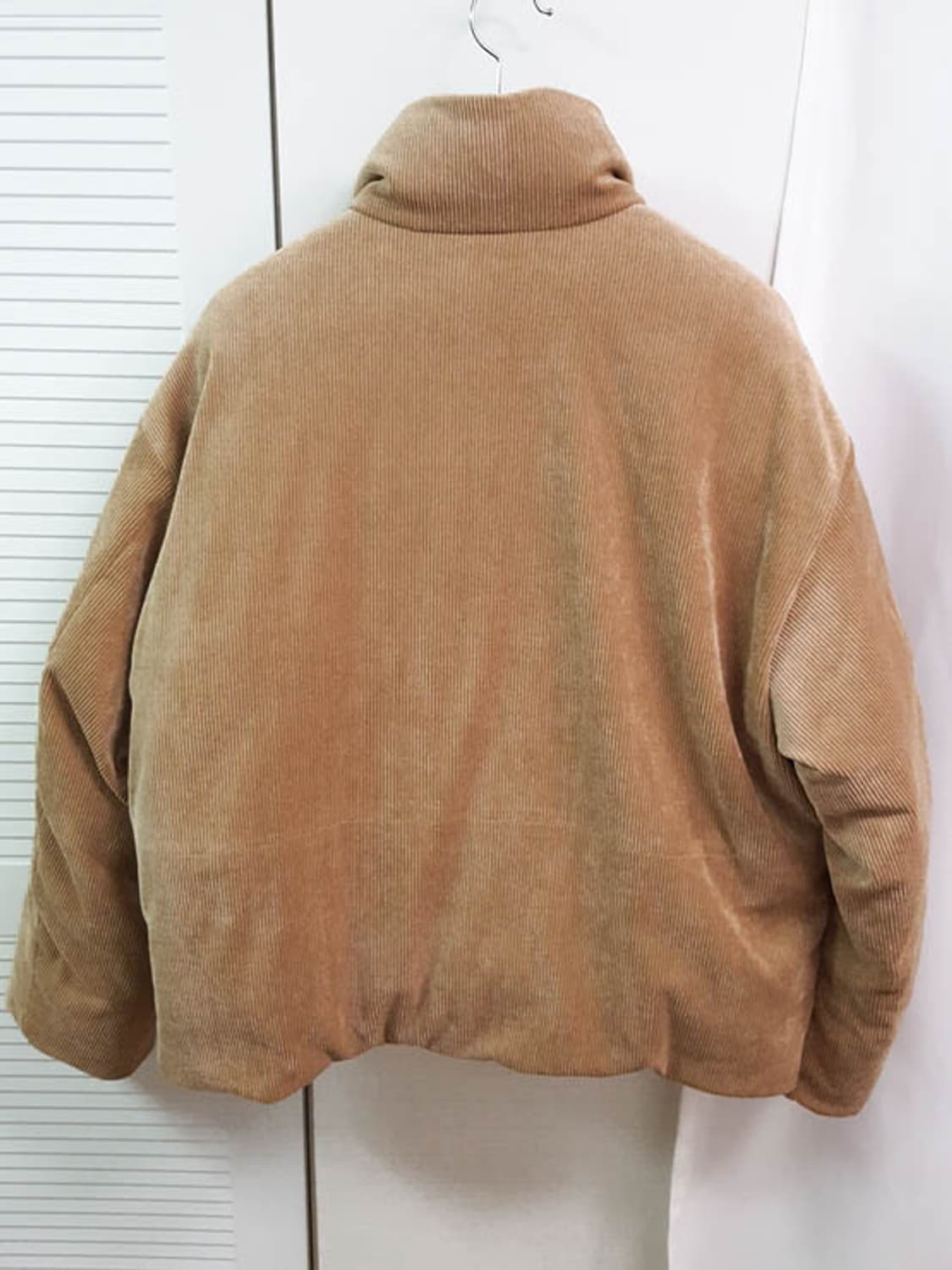 TNGT 남성 오버핏 코듀로이 구스다운 숏패딩 105-110

​ 상품이미지5