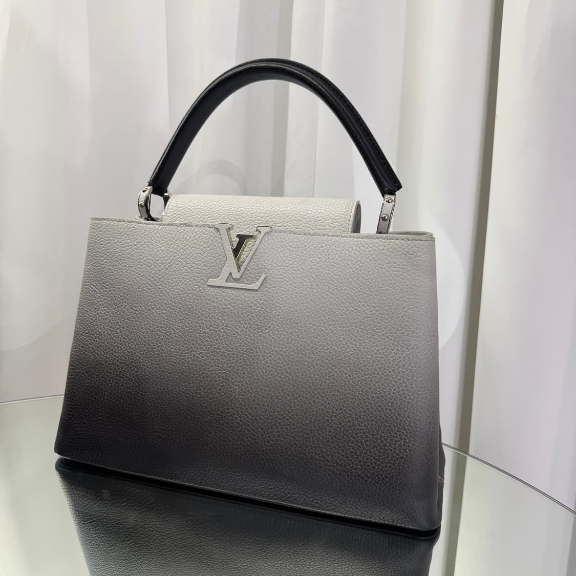 [한정판] 루이비통 토뤼옹 카퓌신 MM 토트백 상품이미지3