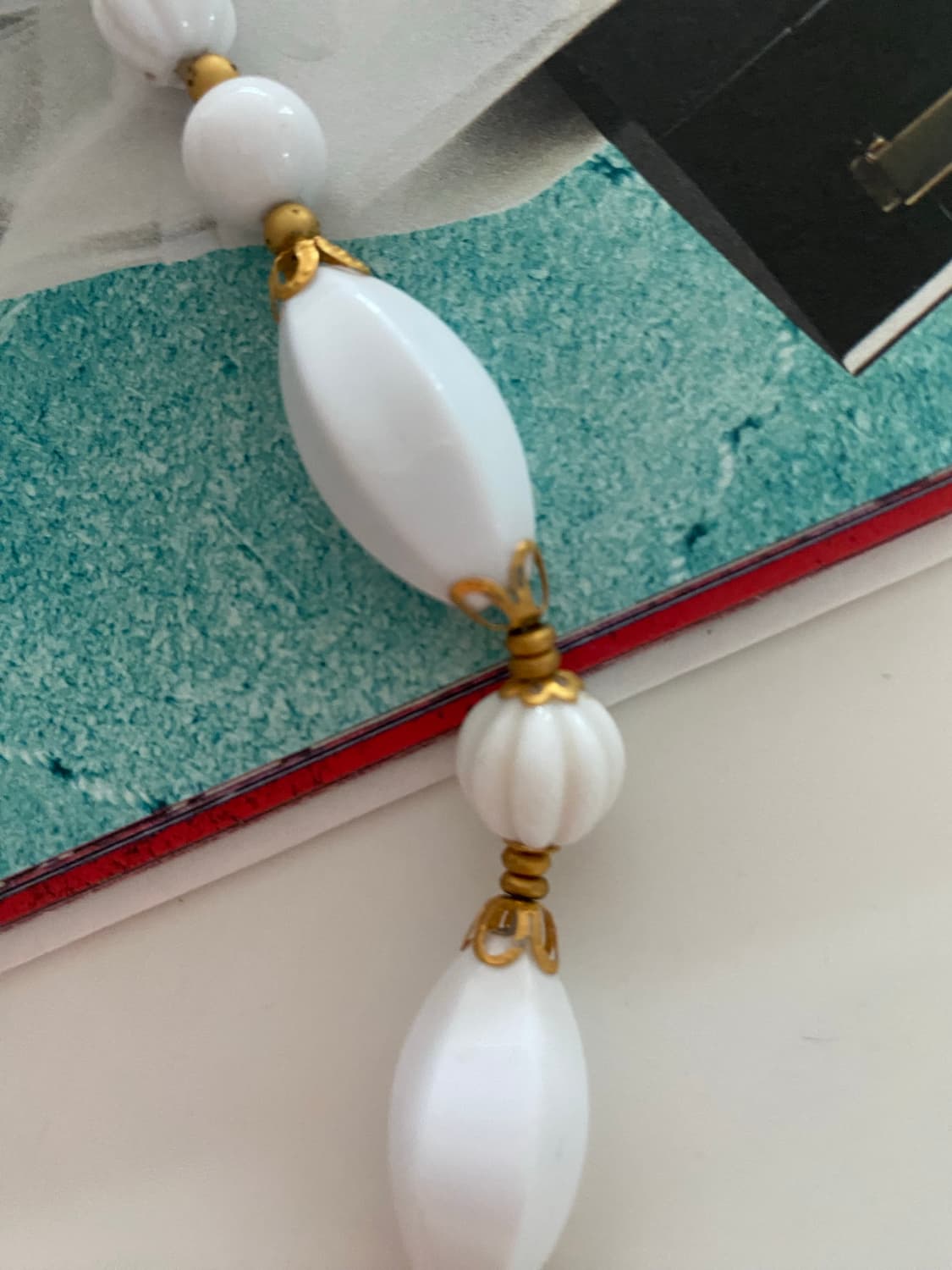 빈티지 화이트 비즈 골드장식 목걸이 상품이미지7