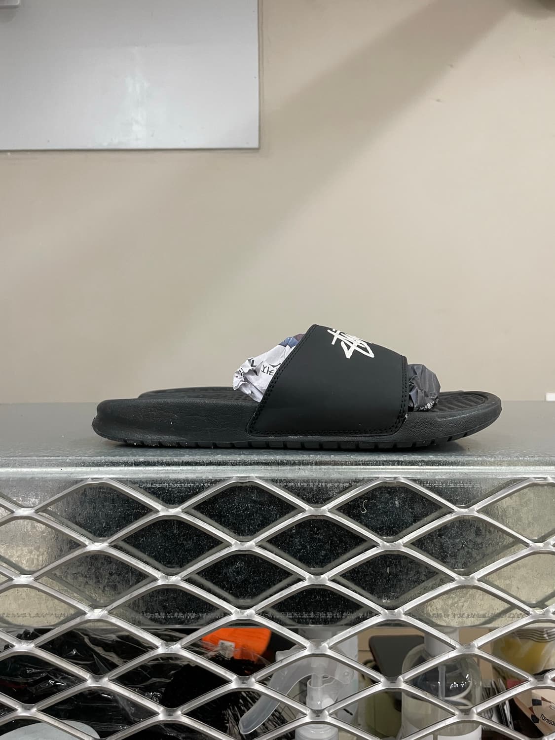 스투시x나이키 베나시 슬라이드 240 상품이미지4