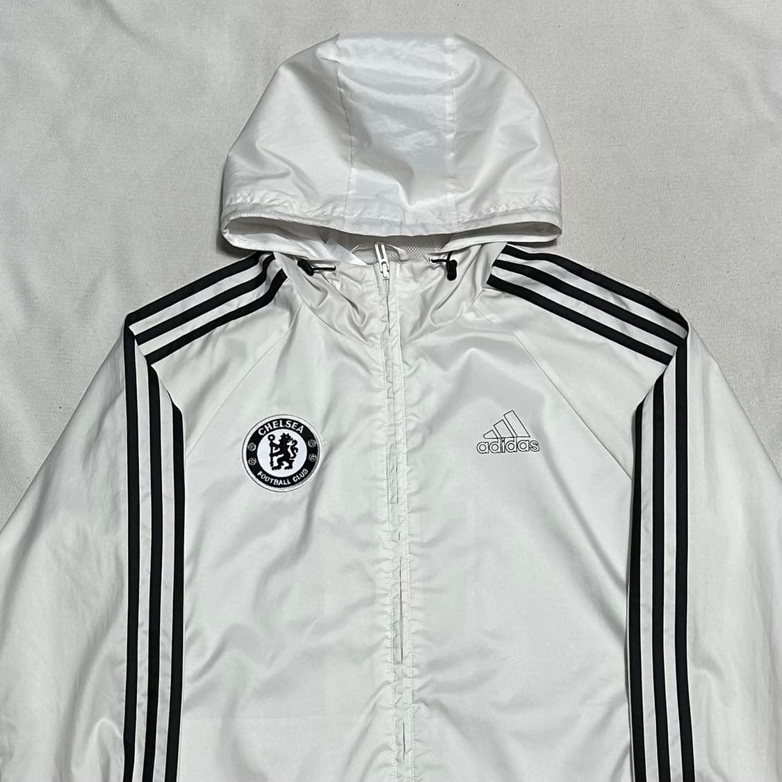 L 아디다스 첼시 블랙 삼선 화이트 후드 바람막이 상품이미지1