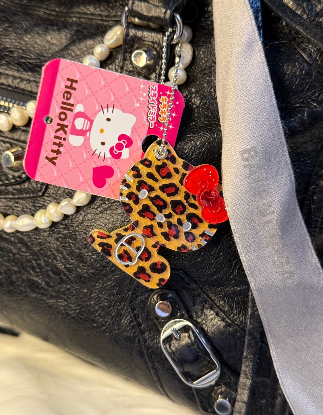 [새상품] 2013 고전 헬로키티 호피 글리터 슬라이드 거울 키링 상품이미지1