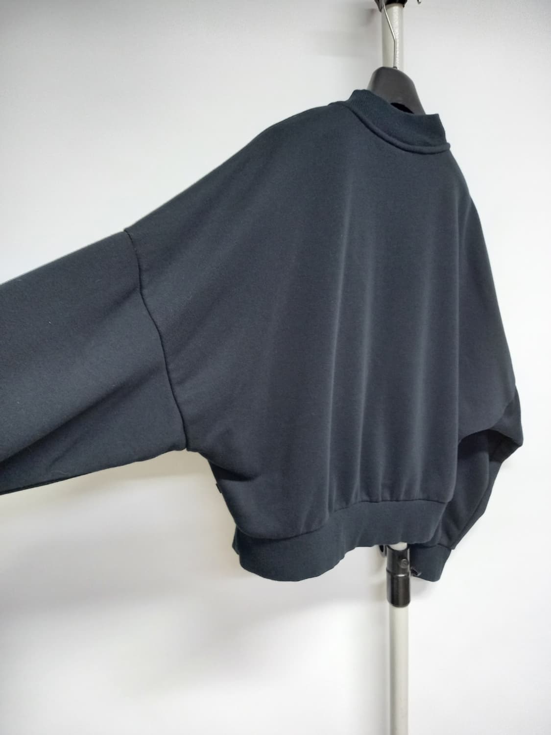 아디다스 춘추동 루즈박시핏 맨투맨 66.77 상품이미지8