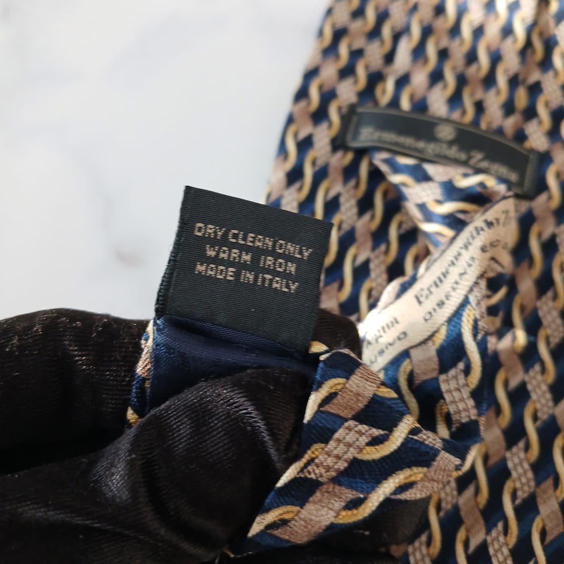 제냐 실크 네이비&골드 패턴 넥타이 9.7cm A+등급 A19174
 상품이미지10