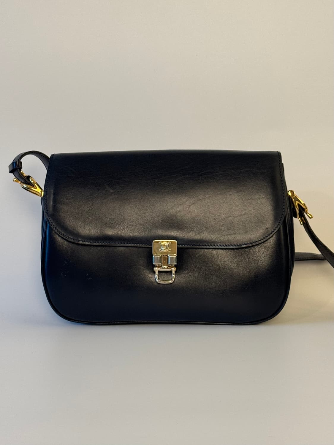 CELINE(셀린느) 네이비 레더 숄더백 상품이미지1