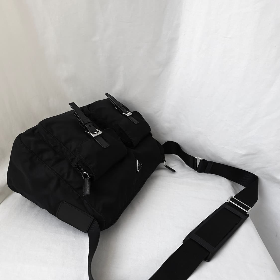 [정품 PRADA] 프라다 투포켓 지퍼 나일론 메신저백 크로스백 라지 상품이미지3