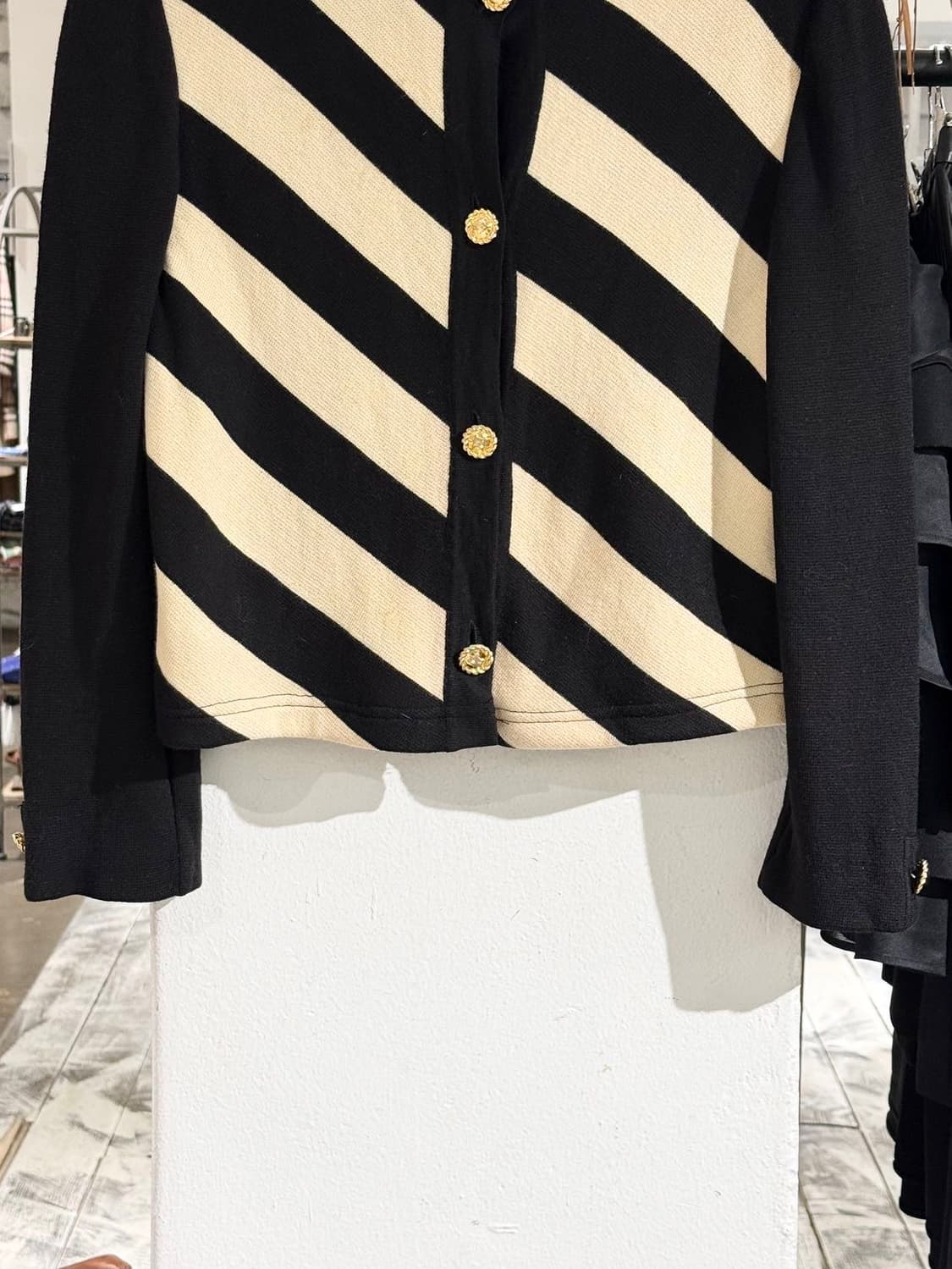 셀린느 블랙 라나울 스트라이프 버튼 니트 가디건 상품이미지5