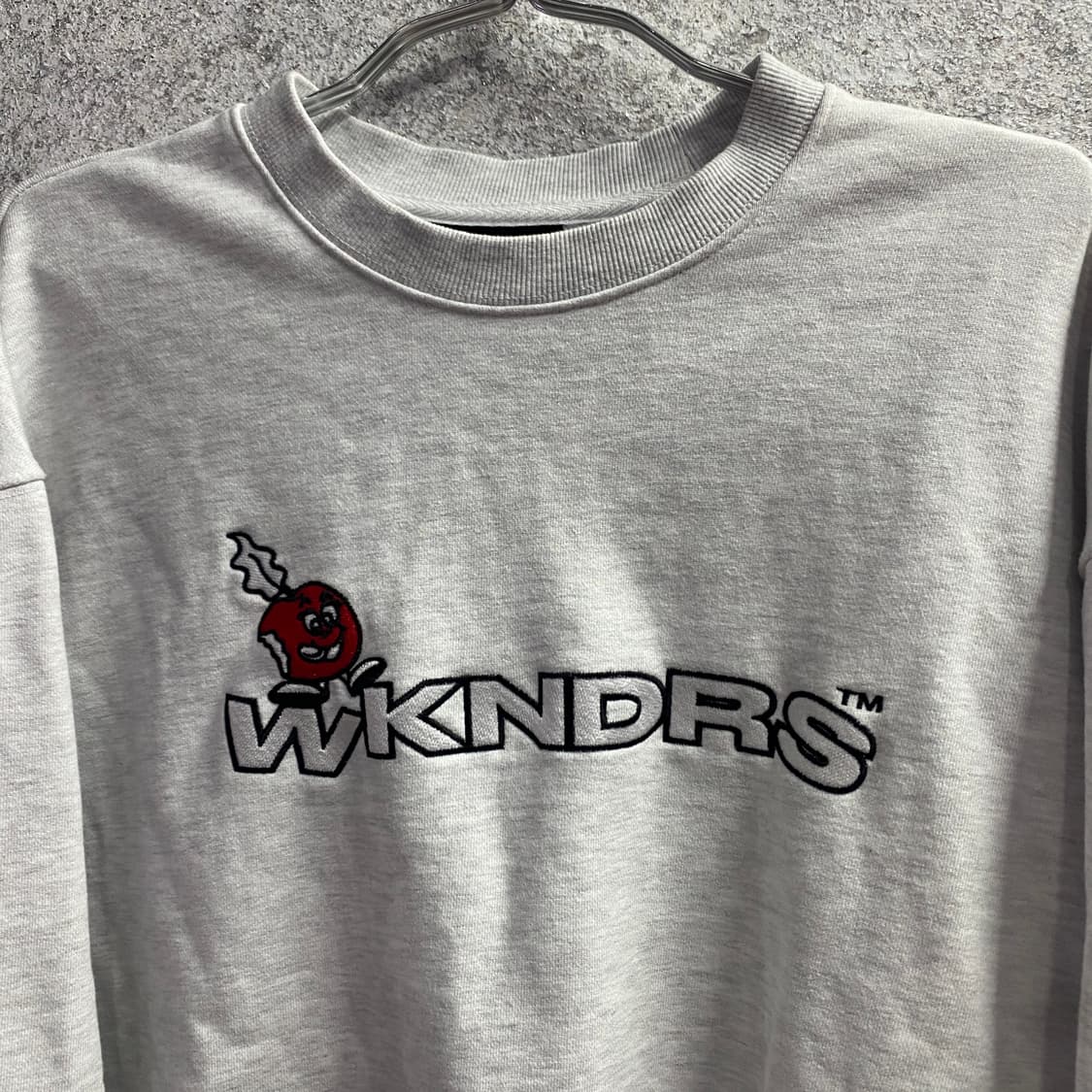 위캔더스 자수 빅로고 그레이 맨투맨 B3483 상품이미지3