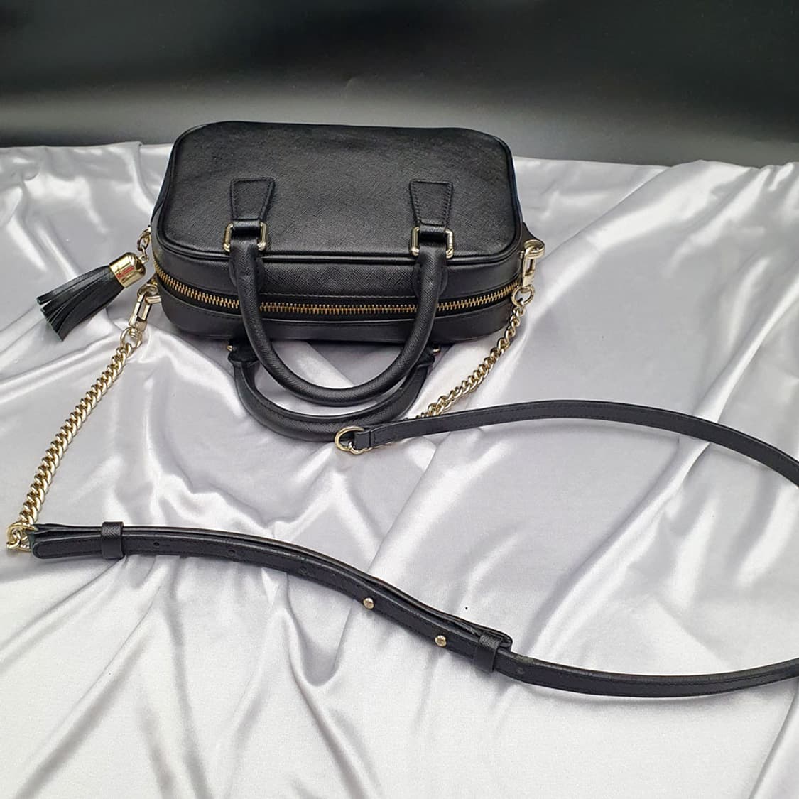 메트로시티 태슬장식 체인 사각 크로스백 중고 가방 은피아노 상품이미지9