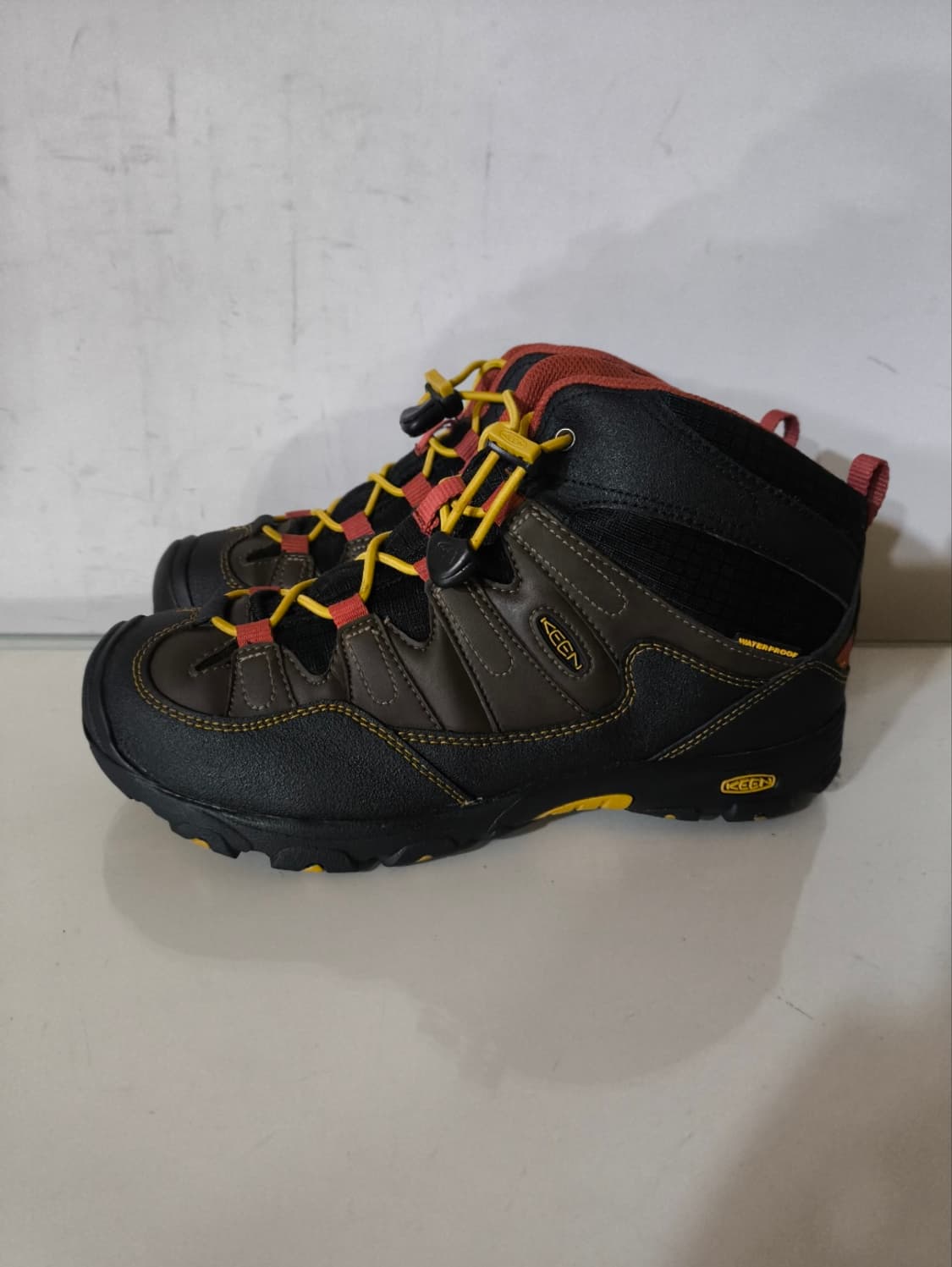 235mm 킨 미드 등산화 상품이미지1