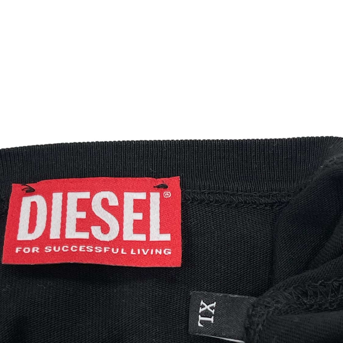DIESEL 디젤 메탈릭 오발 D 반팔티 블랙 XL 상품이미지4
