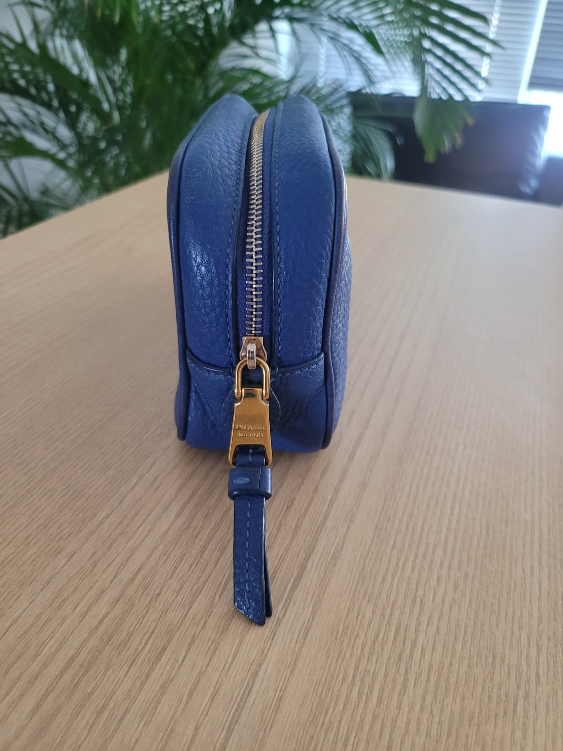 🏷️ PRADA 당신의 일상을 특별하게 만드는 '프라다 로얄 블루' 파 상품이미지2