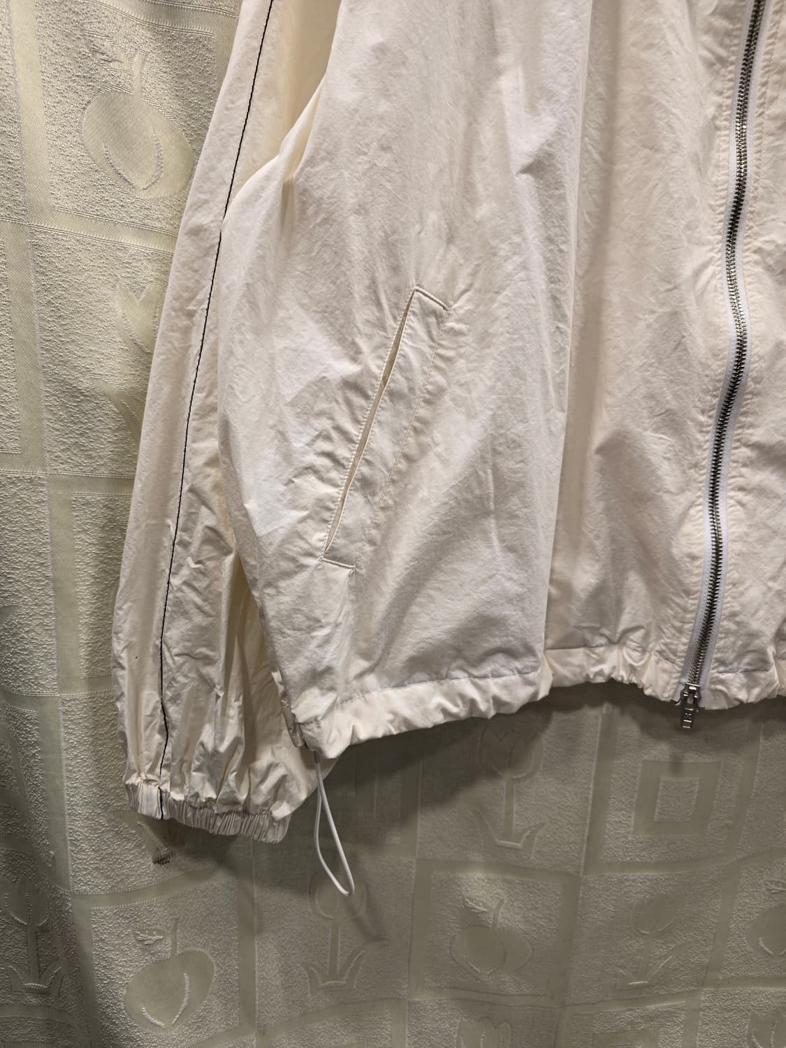 마뗑킴 로고 코팅 바람막이 자켓 점퍼 아이보리 프리사이즈 상품이미지5