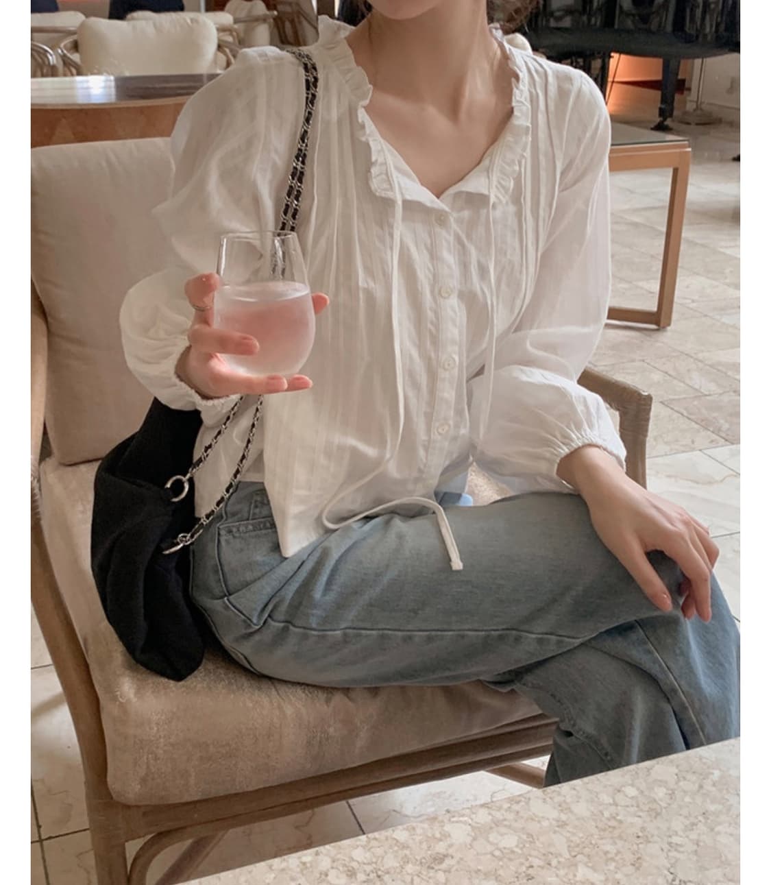 프렌치오브 버넷 리본 스트랩 핀턱 프릴 블라우스 상품이미지1