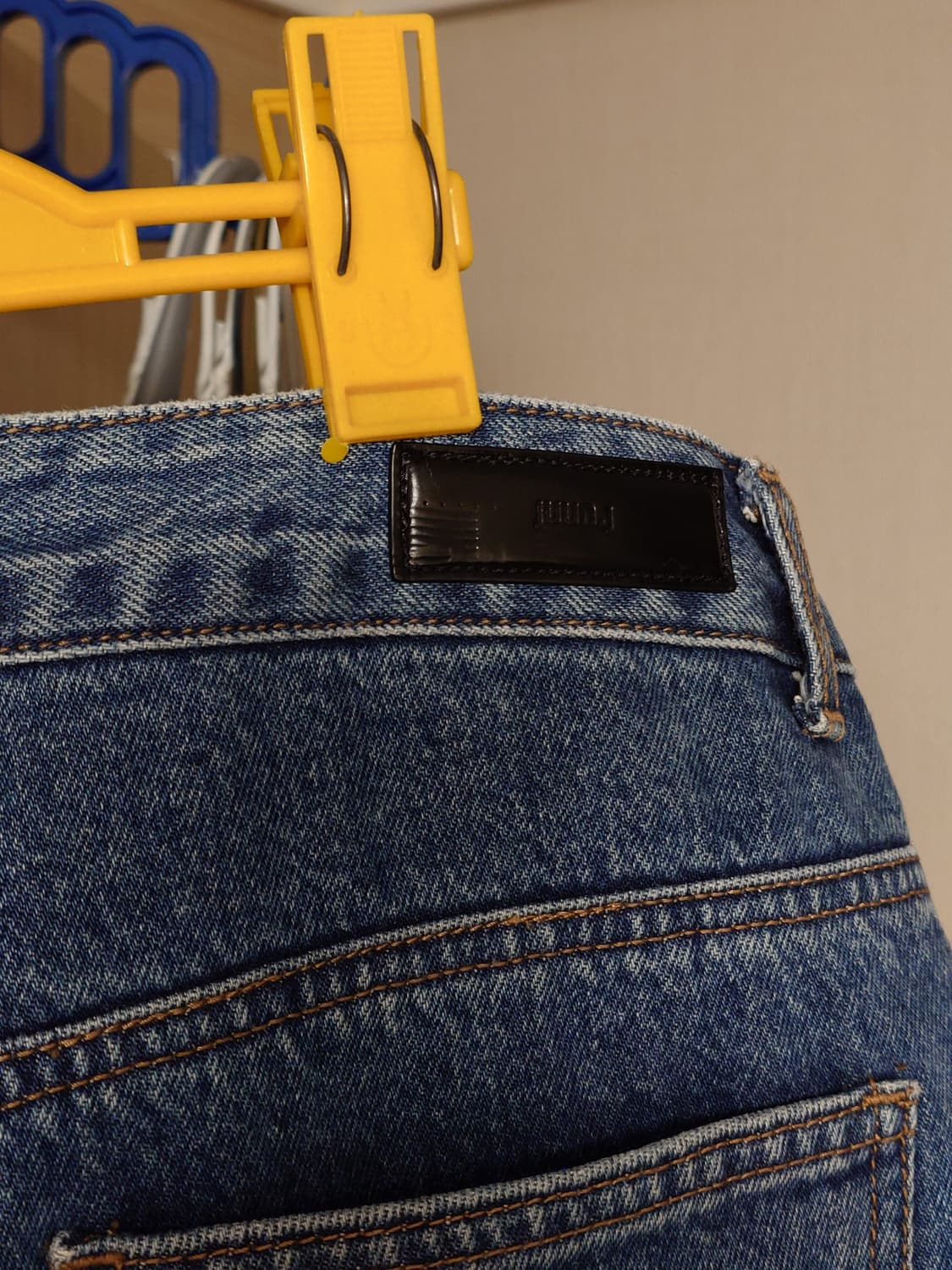 [50/34] 준지 22FW 무릎 조거 데님 중청 상품이미지6